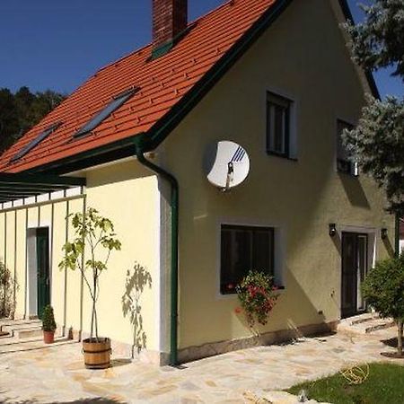 Romantic Cottage Pitten Exteriér fotografie